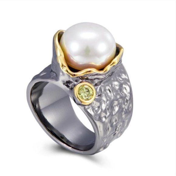 Jewelry - Italian Jewelry Olivine Pearl Ring